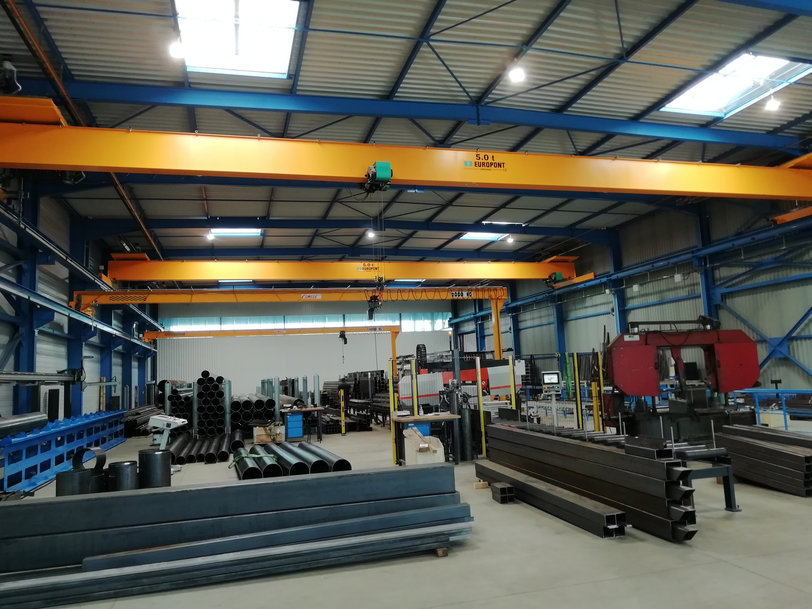 11 overhead cranes manufactured by LEVELEC, a member of the Verlinde network, are installed in COMEGE's new workshops